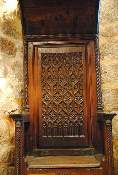 fauteuil : cathèdre à dais ou trône épiscopal, vue partielle - © Ministère de la Culture (France), Conservation des antiquités et des objets d’art de l’Ardèche – Tous droits réservés