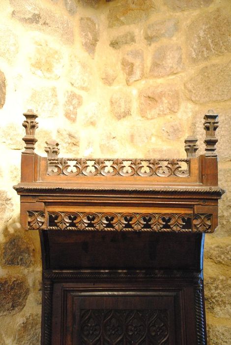 fauteuil : cathèdre à dais ou trône épiscopal, détail - © Ministère de la Culture (France), Médiathèque du patrimoine et de la photographie, Conservation des antiquités et des objets d’art de l’Ardèche – Tous droits réservés