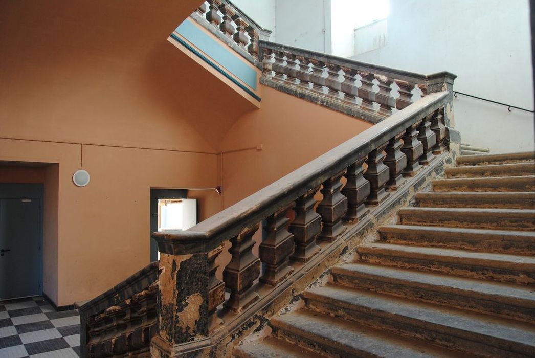 Château (ancien couvent des Célestins) : Escalier d'honneur, vue générale