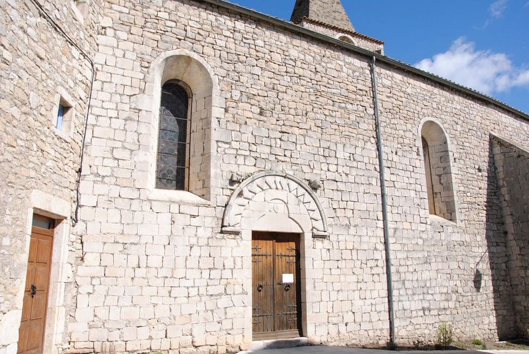 Eglise Notre-Dame-de-l'Assomption : Façade latérale sud, vue partielle