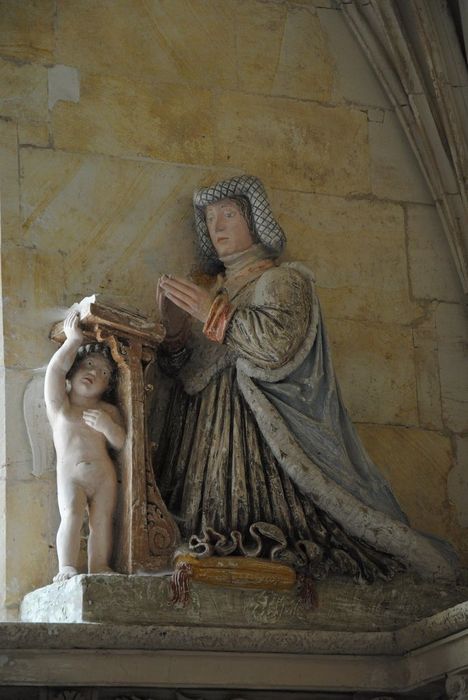 revêtement intérieur (décor intérieur) de la chapelle des Princes : Statue du duchesse de Ventadour