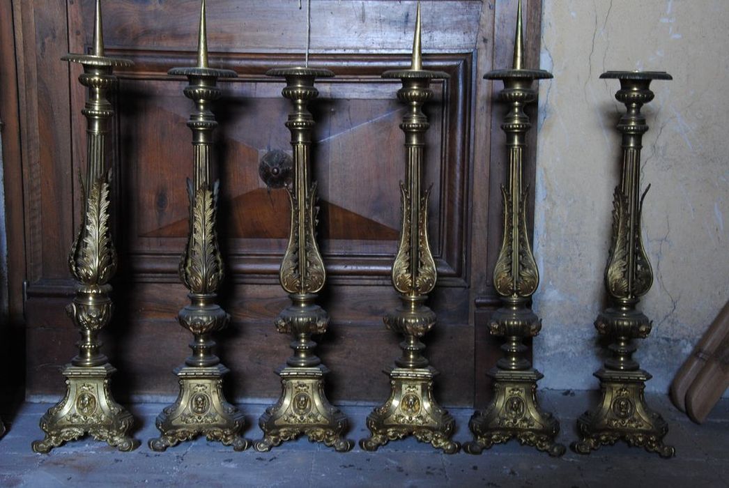 chandeliers (autel saint Joseph et l'Enfant)