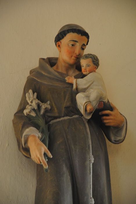 statue : Saint Antoine de Padoue, vue partielle