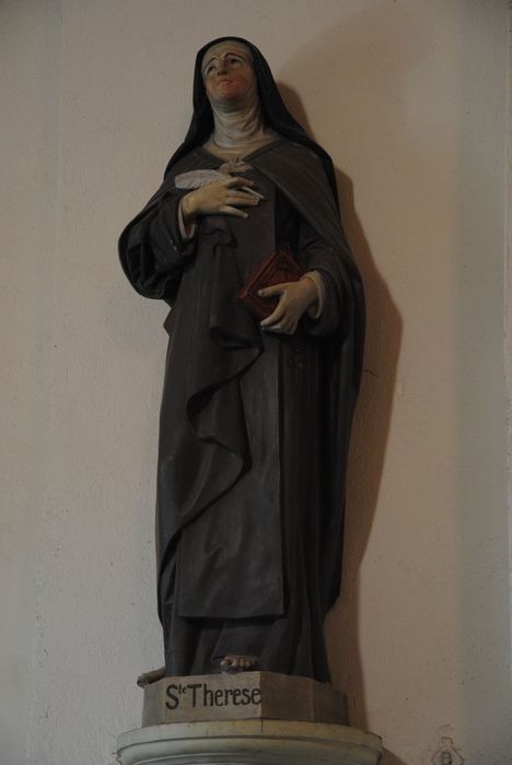 statue : Sainte Thérèse, vue partielle