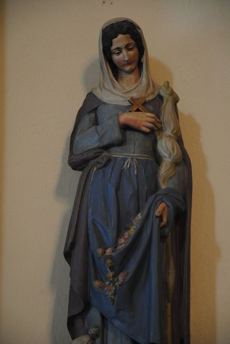 statue : Sainte Germaine Cousin, vue partielle