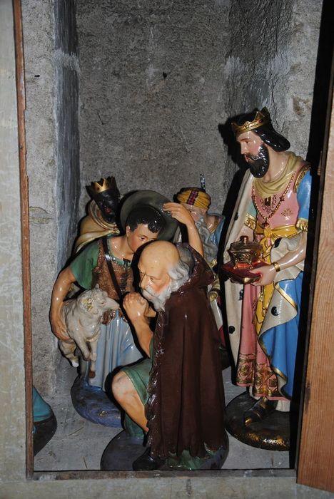 statues : Personnages de la crèche, vue partielle