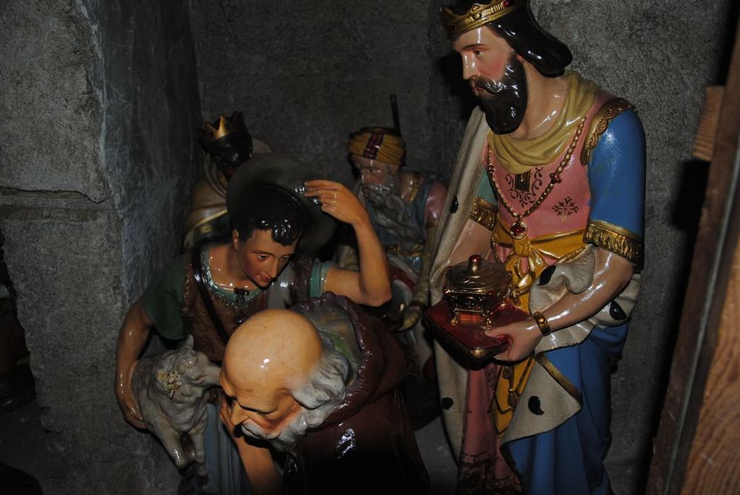 statues : Personnages de la crèche, vue partielle