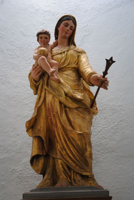 statue : Vierge à l'Enfant (La)