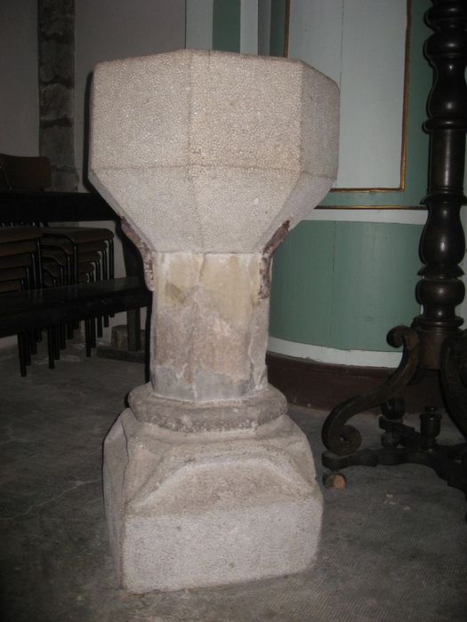 cuve baptismale et son socle