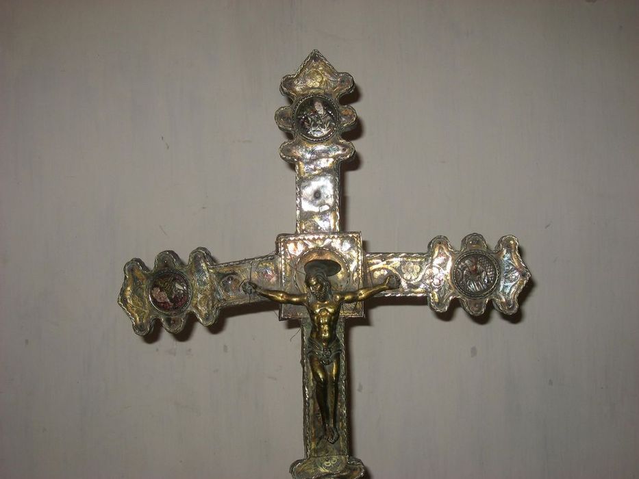 croix de procession, vue partielle