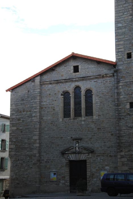 Eglise Saint-Pierre-és-Liens : Façade occidentale, vue partielle