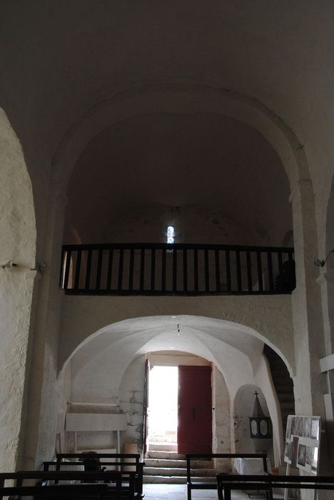 église Saint-Jacques de Naves : Nef, vue générale