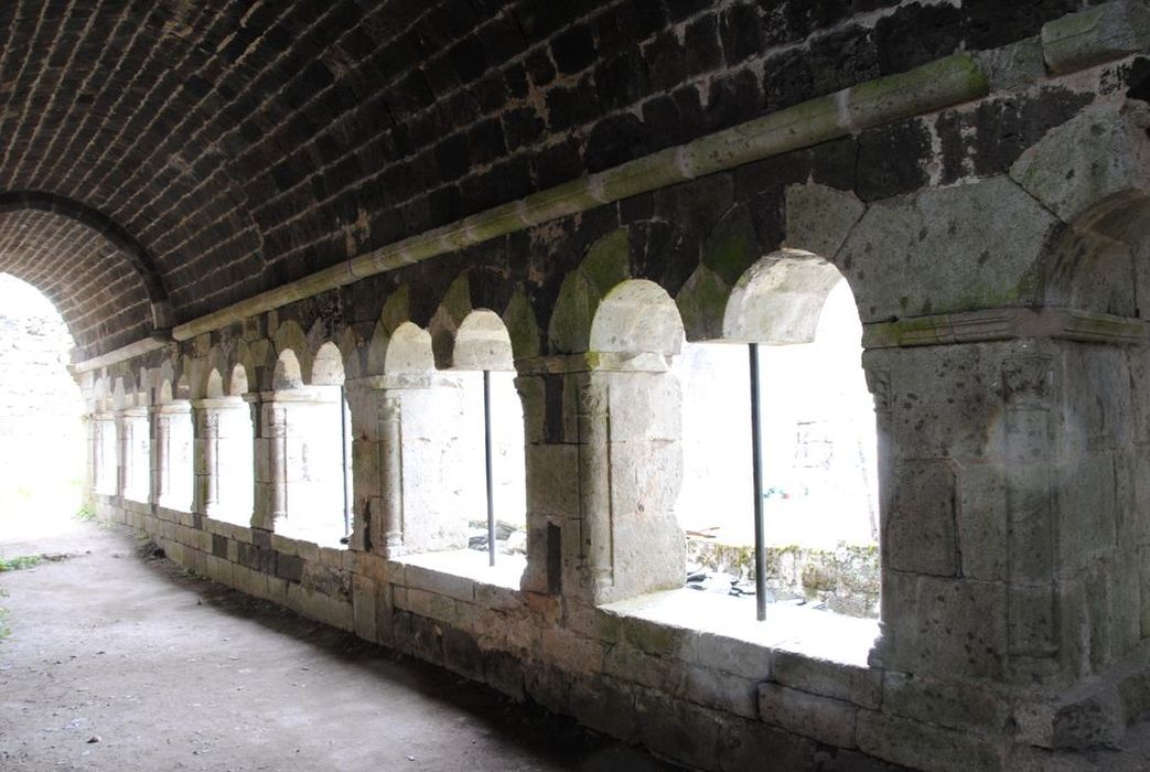 Abbaye : Cloître, vue partielle