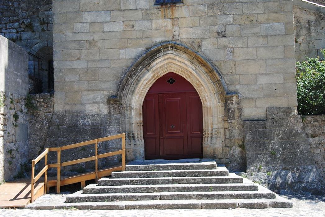 Eglise paroissiale : Portail occidental, vue générale