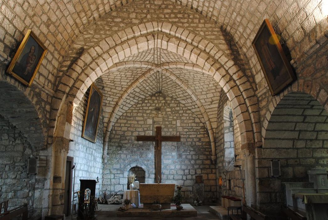 Eglise paroissiale : Nef, vue générale