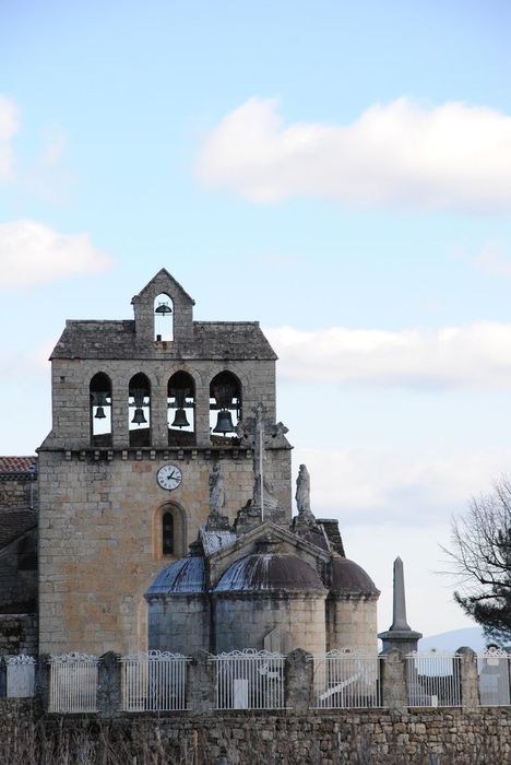 Eglise paroissiale : Façade occidentale, vue partielle