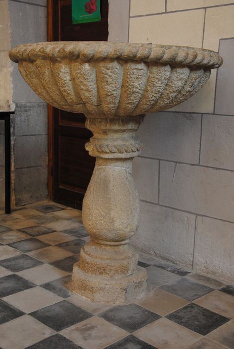 Bénitier avec socle en balustre