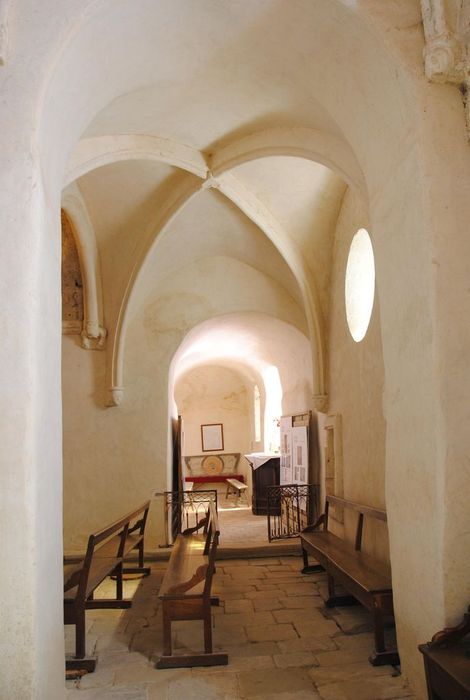 Eglise de Nieigles (ancienne) : Collatéral sud, vue générale