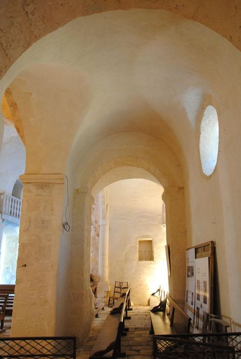 Eglise de Nieigles (ancienne) : Collatéral nord, vue générale