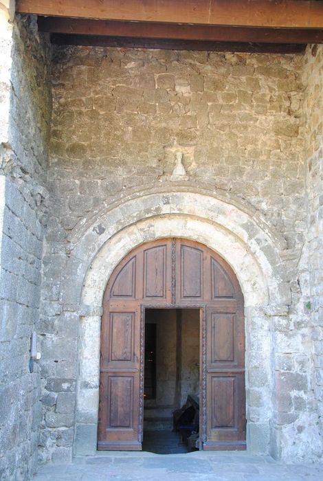 Eglise de Nieigles (ancienne) : Portail nord, vue générale