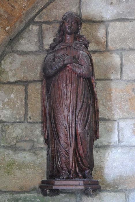 statue : sainte non identifiée