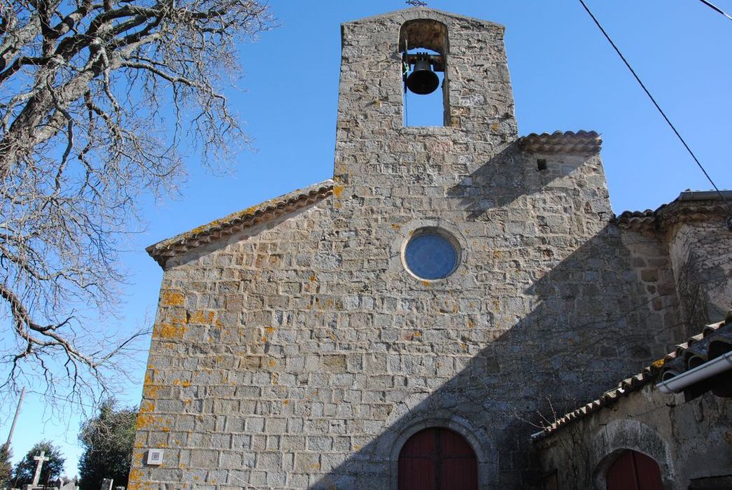 Eglise paroissiale : Façade occidentale, vue partielle