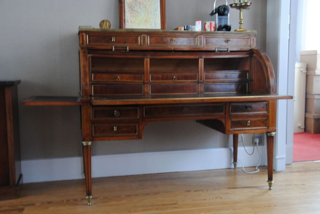 bureau à cylindres - © Ministère de la Culture (France), Médiathèque du patrimoine et de la photographie, Conservation des antiquités et des objets d’art de l’Ardèche – Tous droits réservés