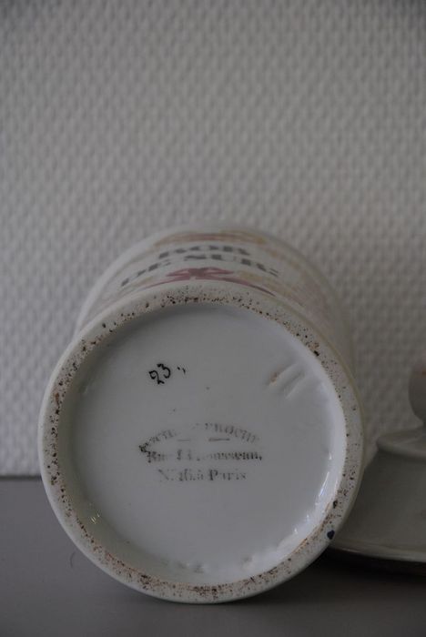 pot à pharmacie n°2 - © Ministère de la Culture (France), Médiathèque du patrimoine et de la photographie, Conservation des antiquités et des objets d’art de l’Ardèche – Tous droits réservés
