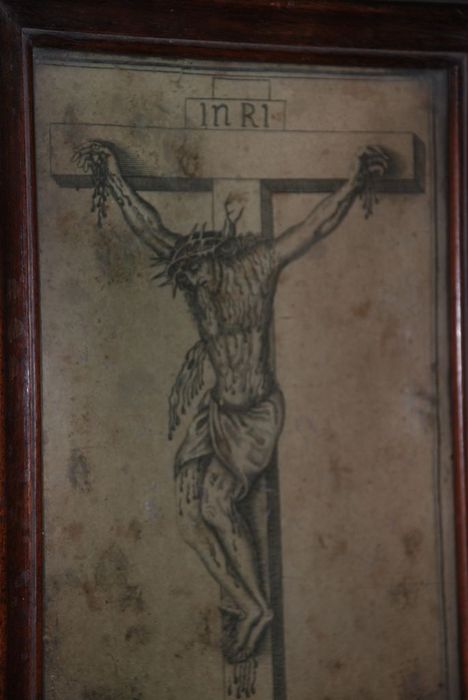 estampe avec cadre : Christ en croix - © Ministère de la Culture (France), Médiathèque du patrimoine et de la photographie, Conservation des antiquités et des objets d’art de l’Ardèche – Tous droits réservés
