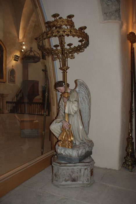 statue : Ange adorateur n°1 - © Ministère de la Culture (France), Médiathèque du patrimoine et de la photographie, Conservation des antiquités et des objets d’art de l’Ardèche – Tous droits réservés