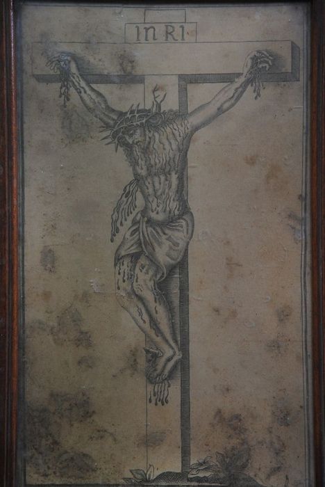 estampe avec cadre : Christ en croix - © Ministère de la Culture (France), Conservation des antiquités et des objets d’art de l’Ardèche – Tous droits réservés