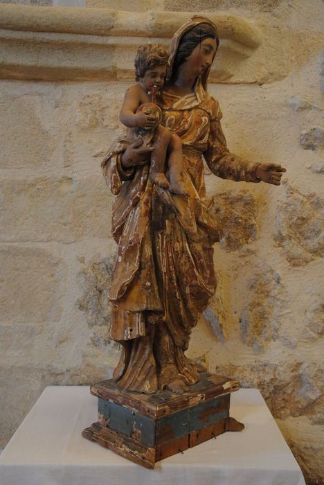 statue : Vierge à l'Enfant