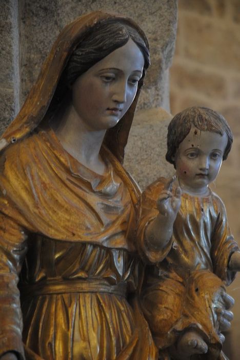 statue : Vierge à l'Enfant, vue partielle