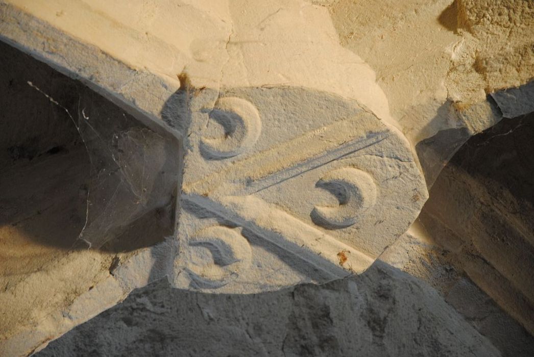 Eglise Saint-Grégoire : Détail d'une clef de voûte