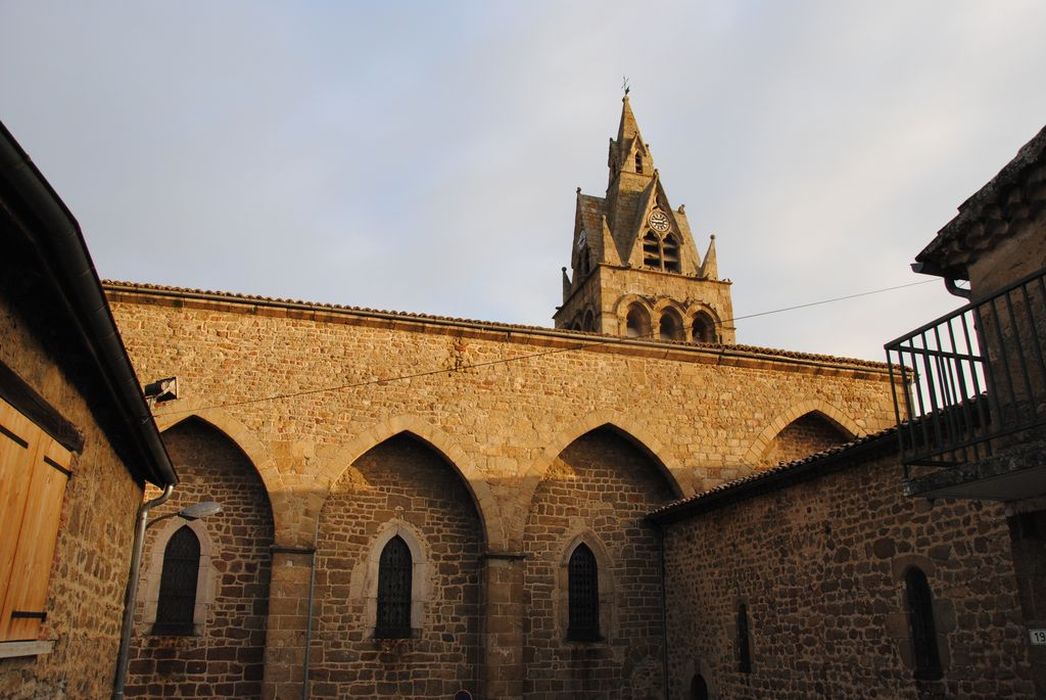 Eglise Saint-Pierre-aux-Liens : Façade latérale sud, vue partielle