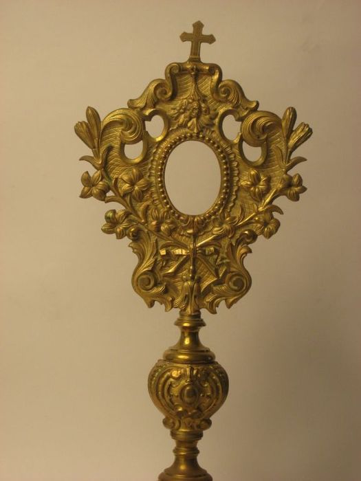 Reliquaire-monstrance, vue partielle