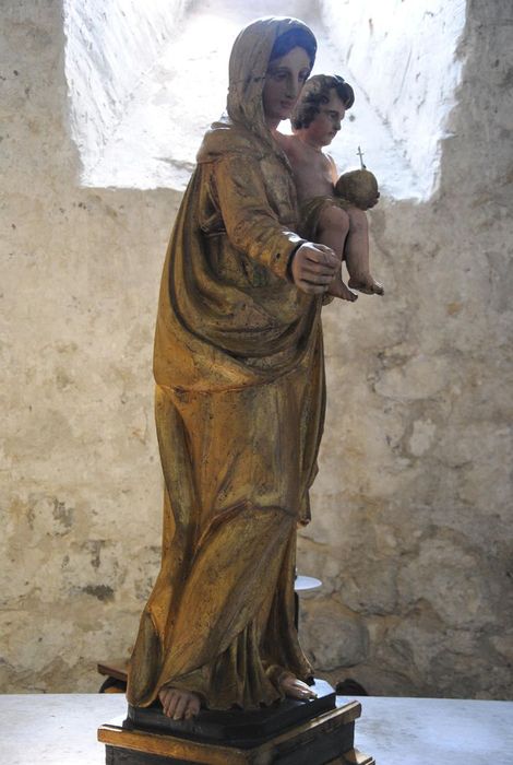 statue : Vierge à l'Enfant