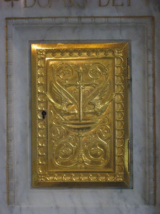 tabernacle du maître-autel consacré à Saint-Agrève, détail