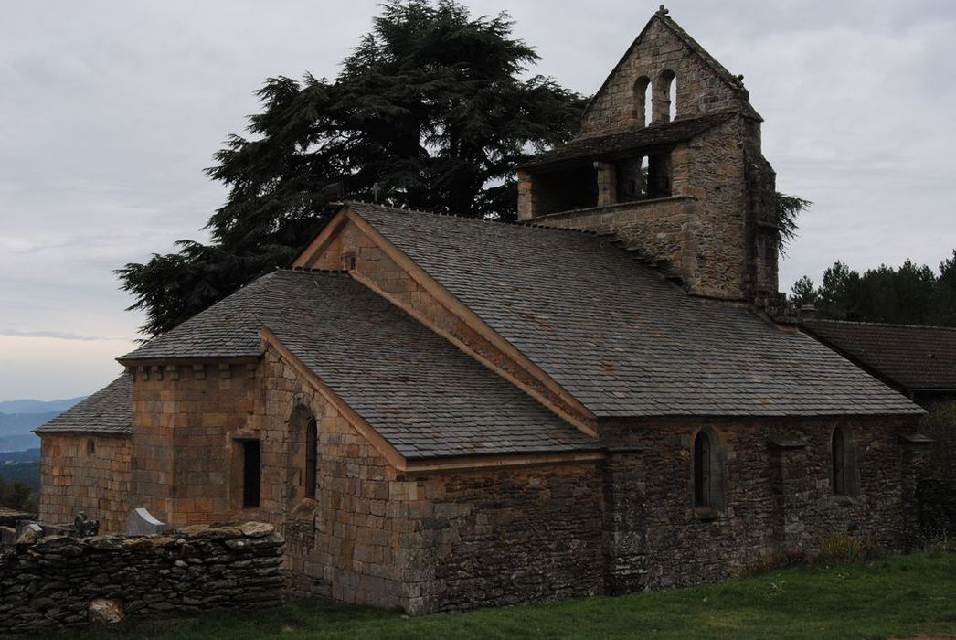 Eglise Saint-Pierre-aux-Liens : Ensemble nord-est, vue générale