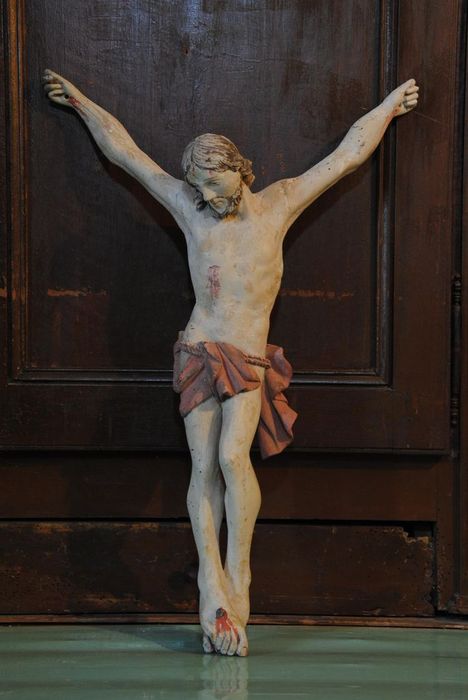 Statue : Christ en croix