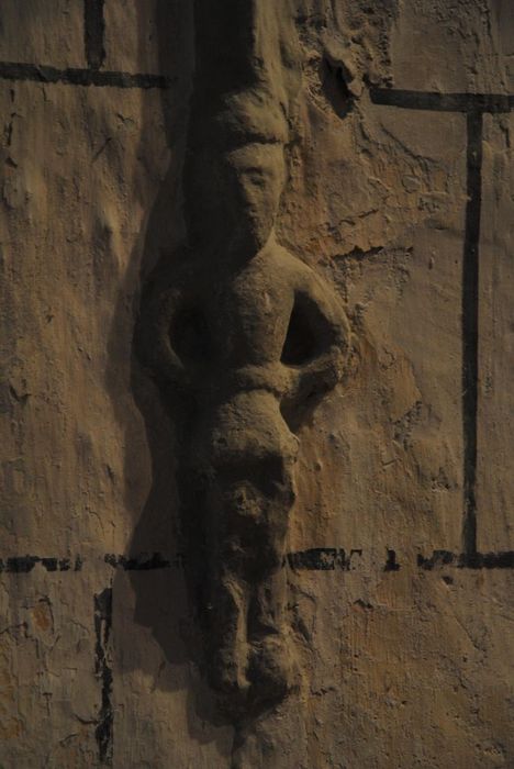 Eglise Saint-Pierre-aux-Liens : Détail d'une console sculptée