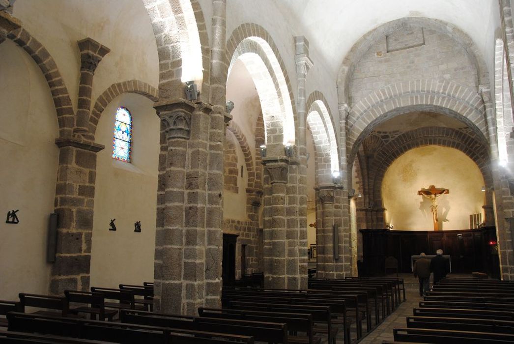 Eglise Saint-Félicien : Nef, vue partielle