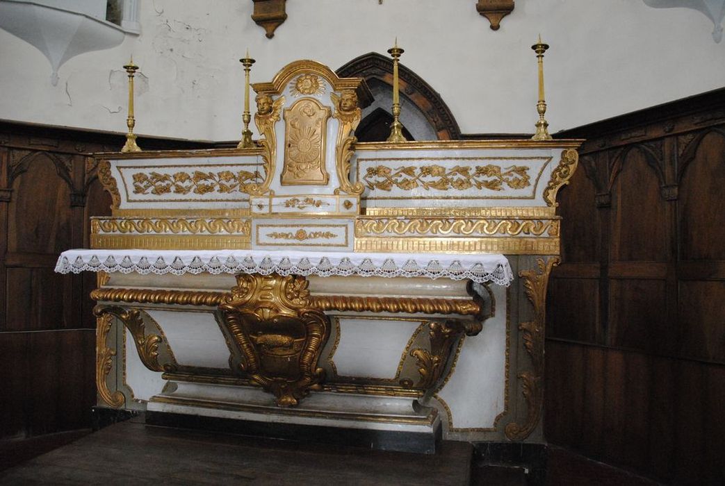 Autel, gradins d'autel, tabernacle (autel tombeau)