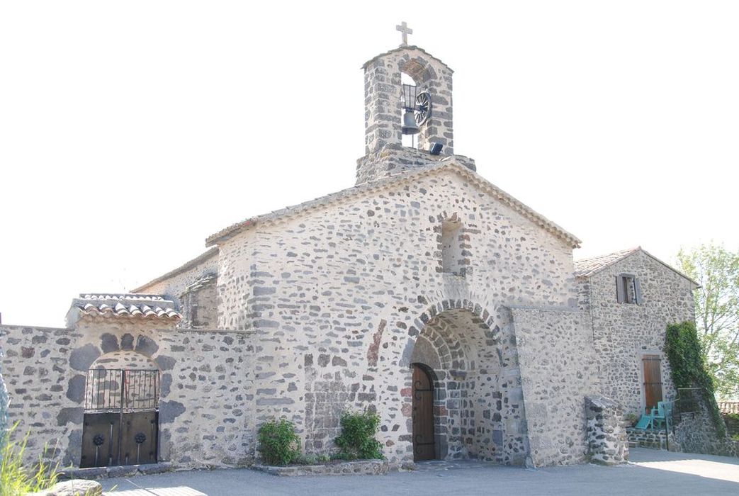 Eglise Saint-Genest : Façade occidentale, vue générale