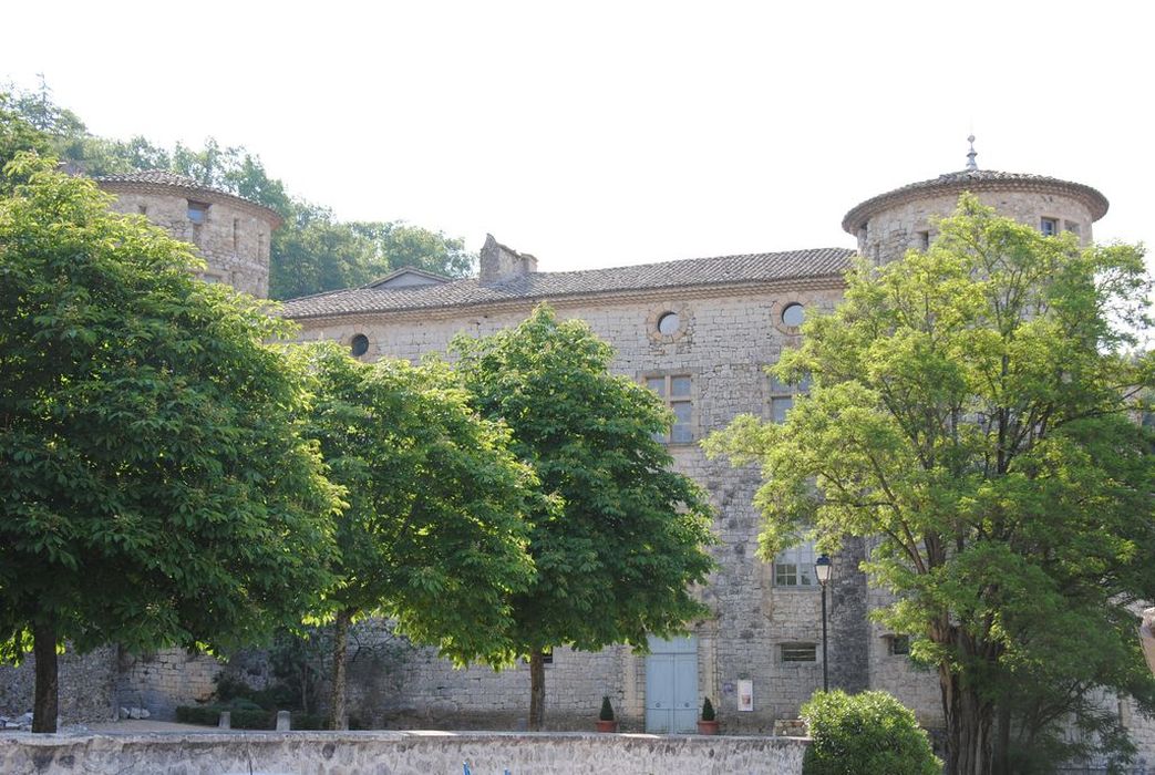 Château : Façade nord-ouest, vue partielle