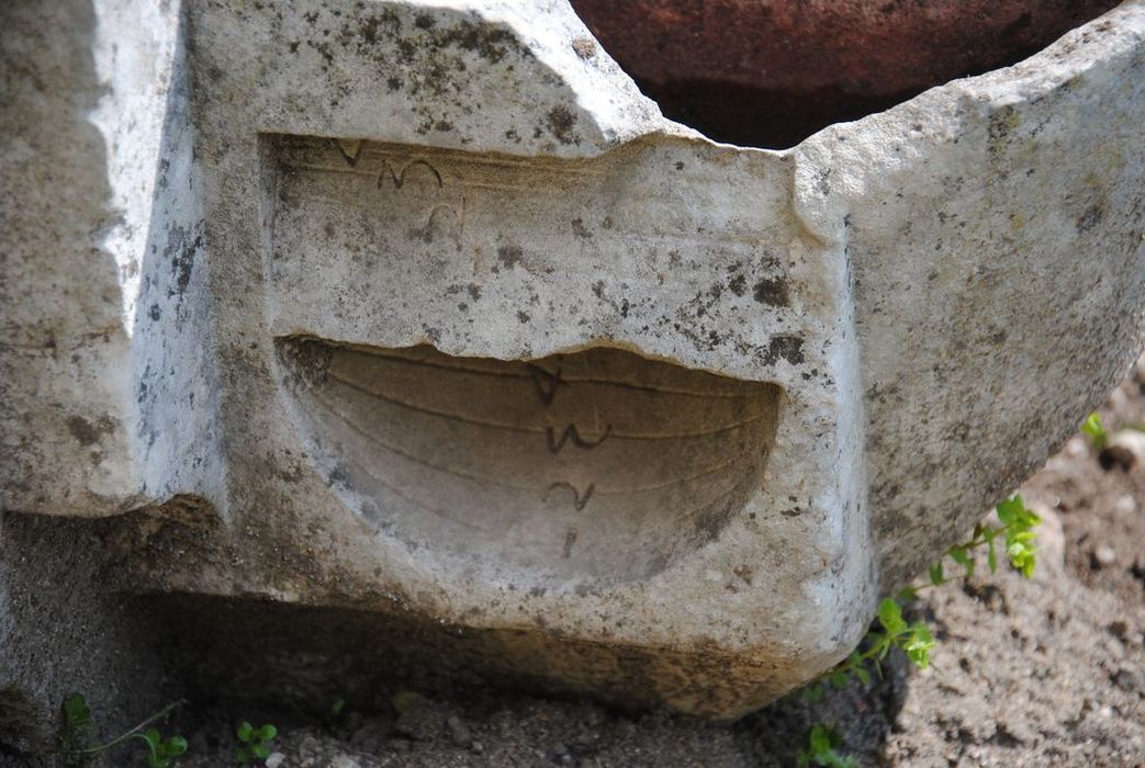 cadran solaire, détail - © Ministère de la Culture (France), Médiathèque de l'architecture et du patrimoine, Conservation des antiquités et des objets d’art de l’Ardèche – Tous droits réservés