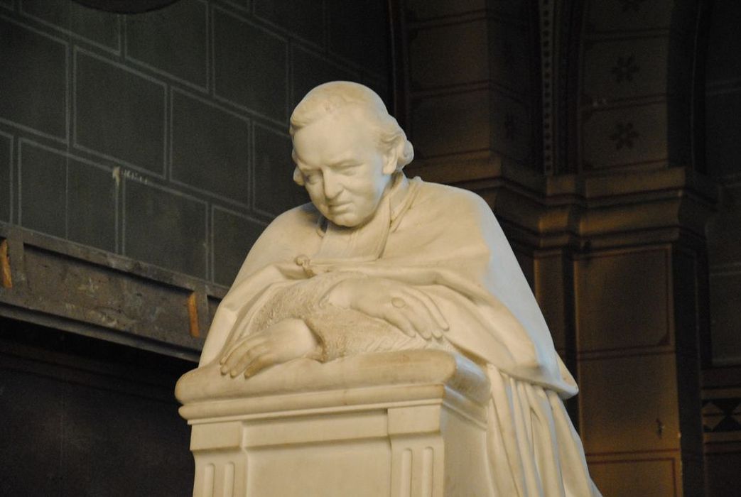 monument funéraire : Mgr Bonnet, vue partielle