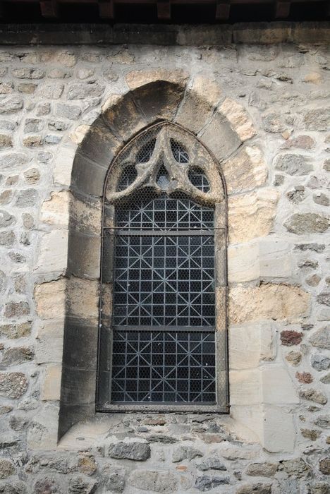 Chapelle de Saint-Sornin (ancienne) :  Façade latérale, détail d’une baie