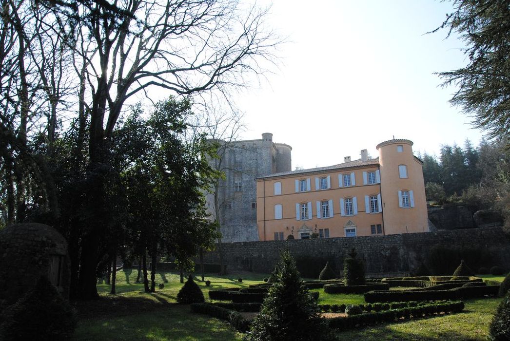 Château de Baumefort : Ensemble est, vue générale