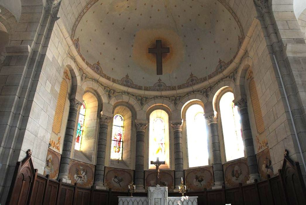 Eglise : Abside du choeur, vue générale